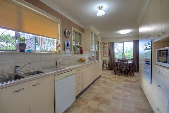 30 Watsonia Drive, LEICHHARDT QLD 4305, Leichhardt - Thumbnail 5