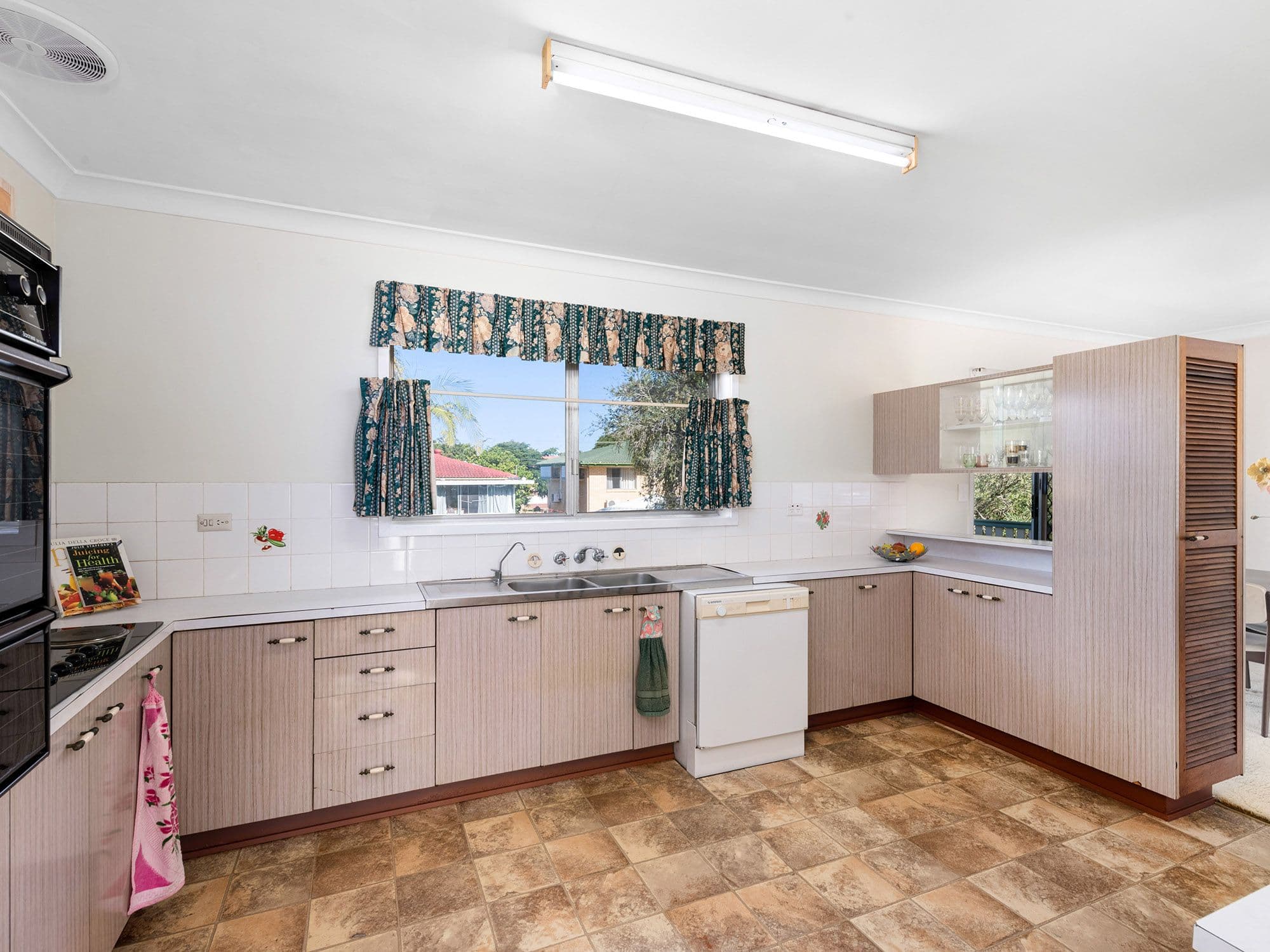 27 Novello Street, Mansfield QLD 4122, Mansfield - Thumbnail 7