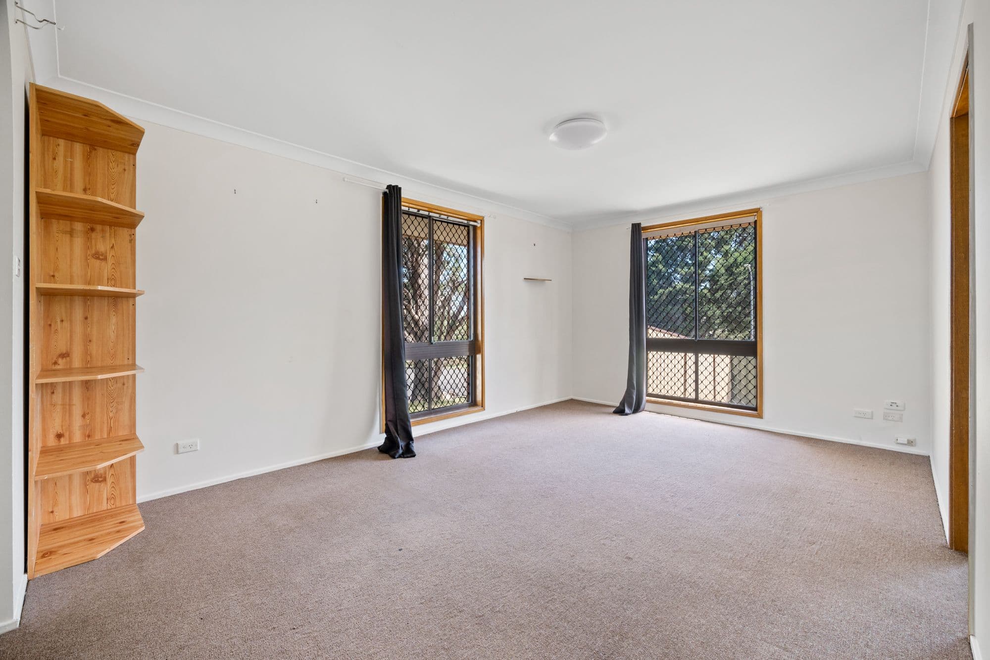 24 Lorenzo Crescent, Rosemeadow NSW 2560, Rosemeadow - Thumbnail 2