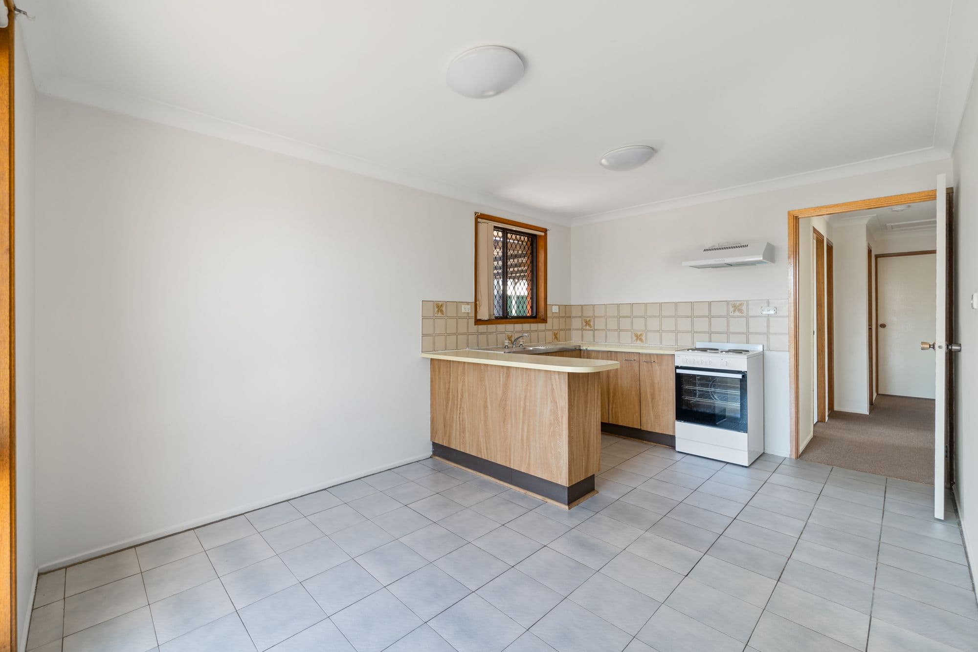 24 Lorenzo Crescent, Rosemeadow NSW 2560, Rosemeadow - Thumbnail 3