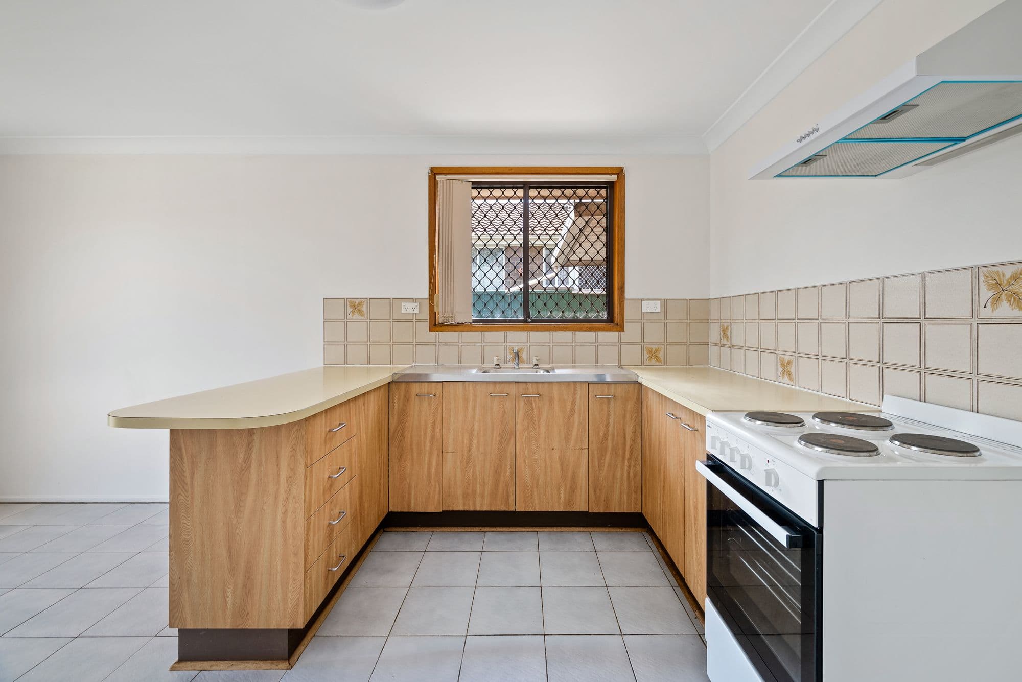 24 Lorenzo Crescent, Rosemeadow NSW 2560, Rosemeadow - Thumbnail 5
