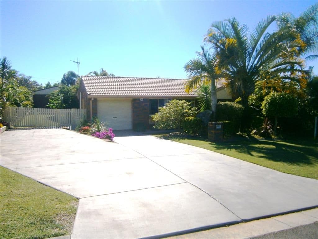 30 Hilltop Parade, AVOCA QLD 4670, Avoca - Image 1