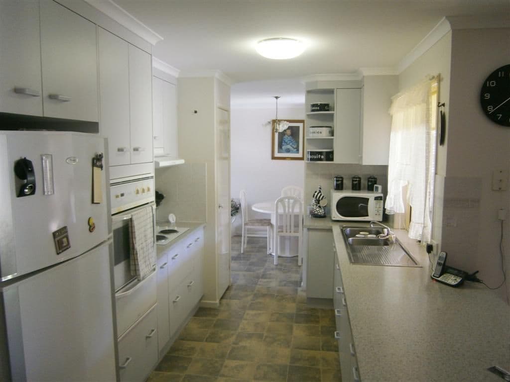 30 Hilltop Parade, AVOCA QLD 4670, Avoca - Thumbnail 4