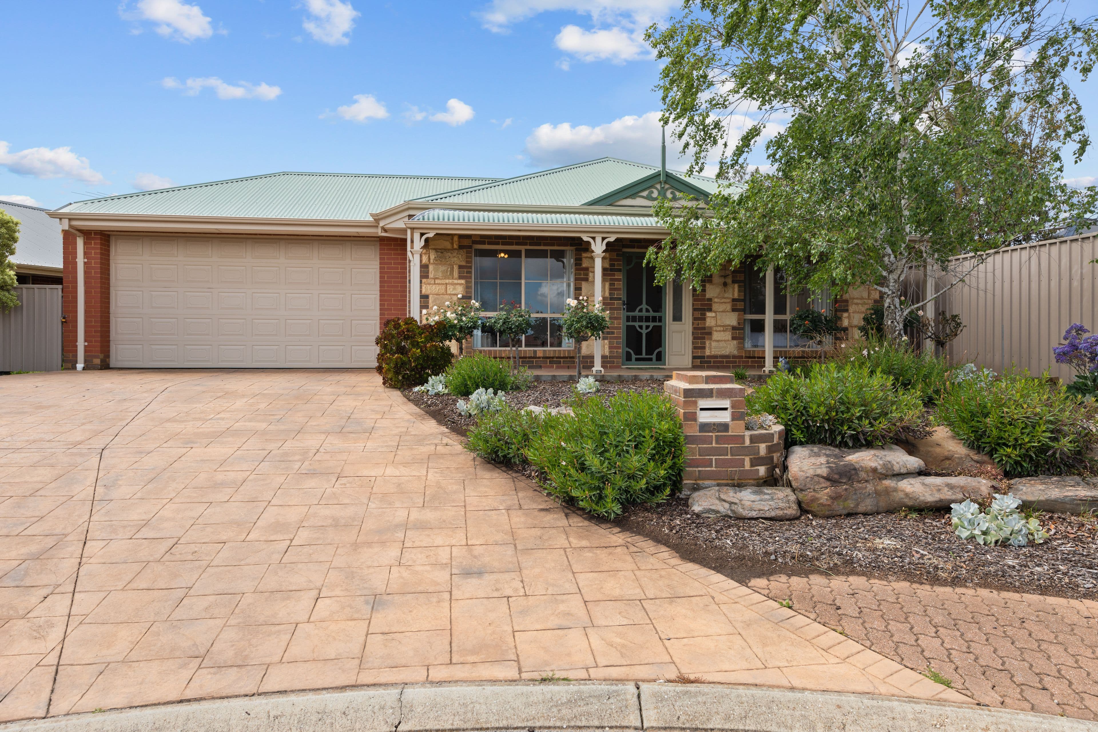 8 Sussex Court, Craigmore SA 5114, Craigmore - Image 1