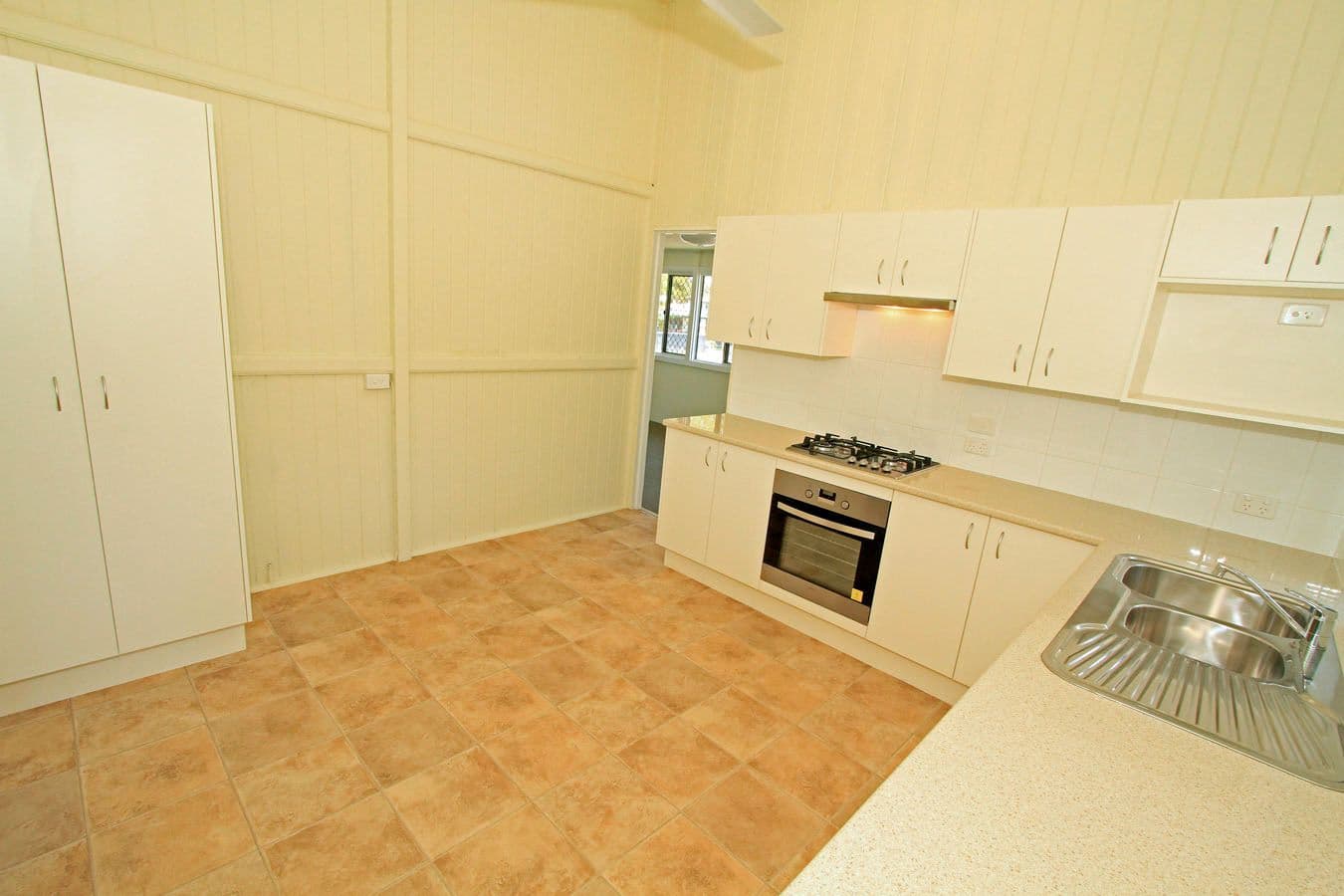 221 Peter Street, BERSERKER QLD 4701, Berserker - Thumbnail 5