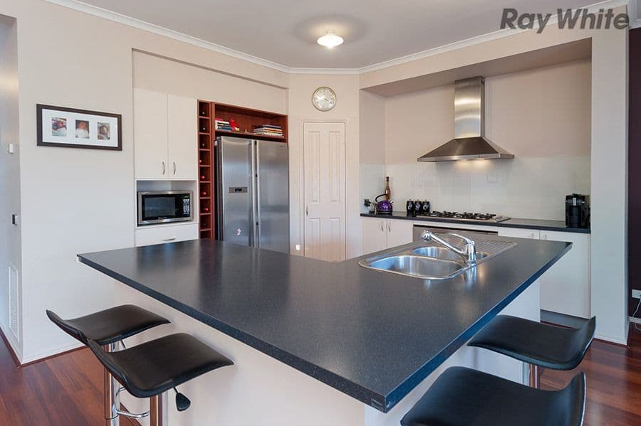 3 Whatmough Street, Caroline Springs VIC 3023, Caroline Springs - Thumbnail 2
