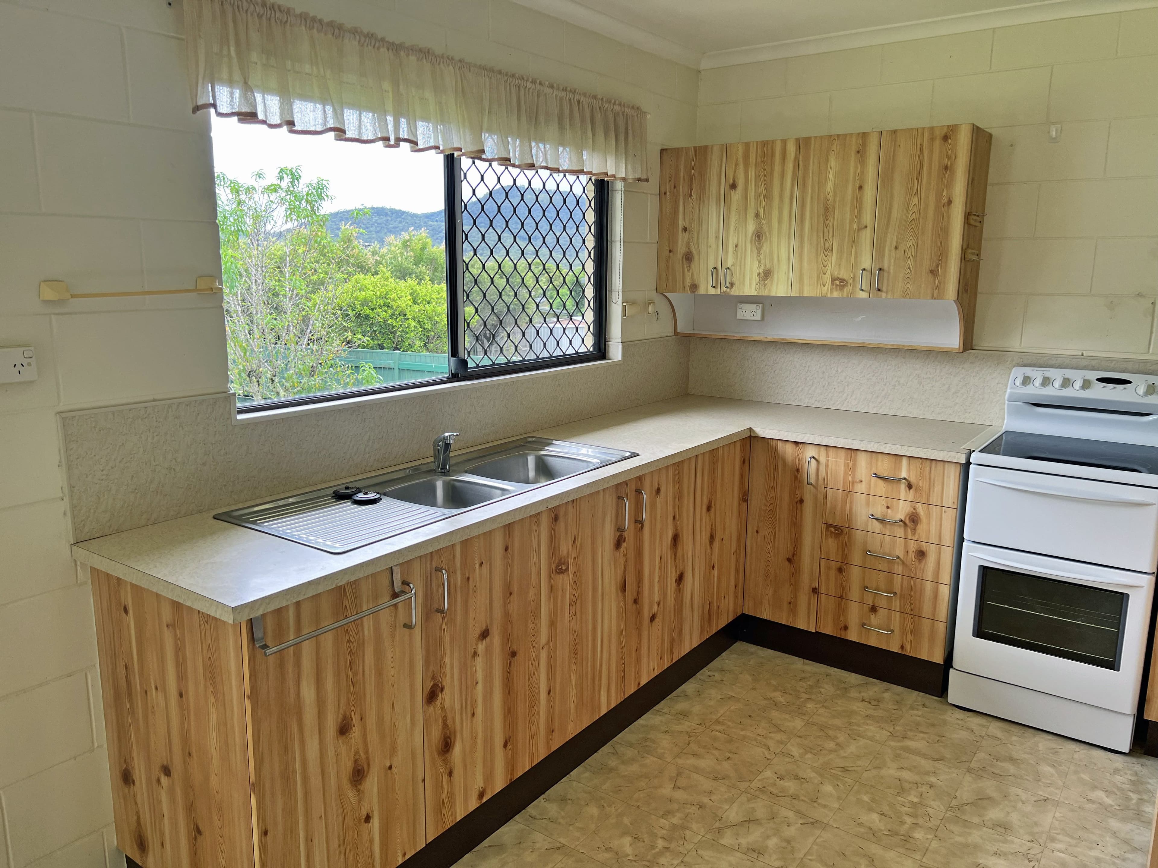 11 Azalea Street, Atherton QLD 4883, Atherton - Thumbnail 5