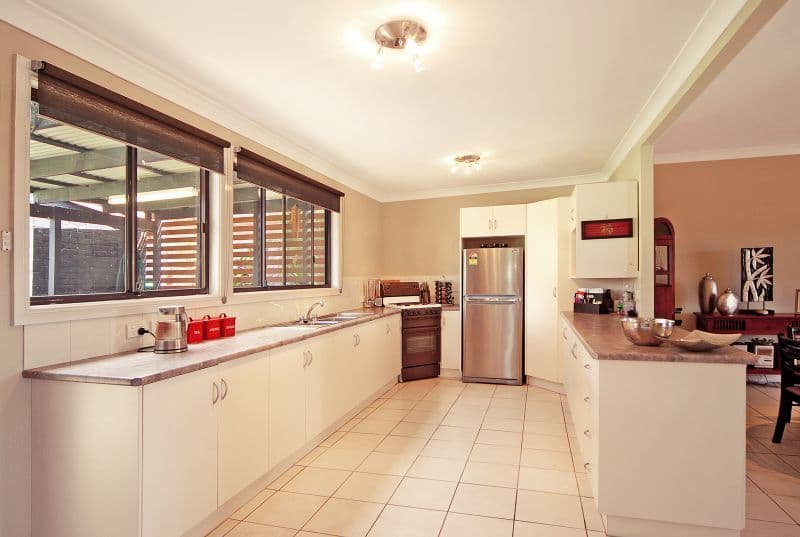 31 Trevor Avenue, LAKE HEIGHTS NSW 2502, Lake Heights - Thumbnail 2