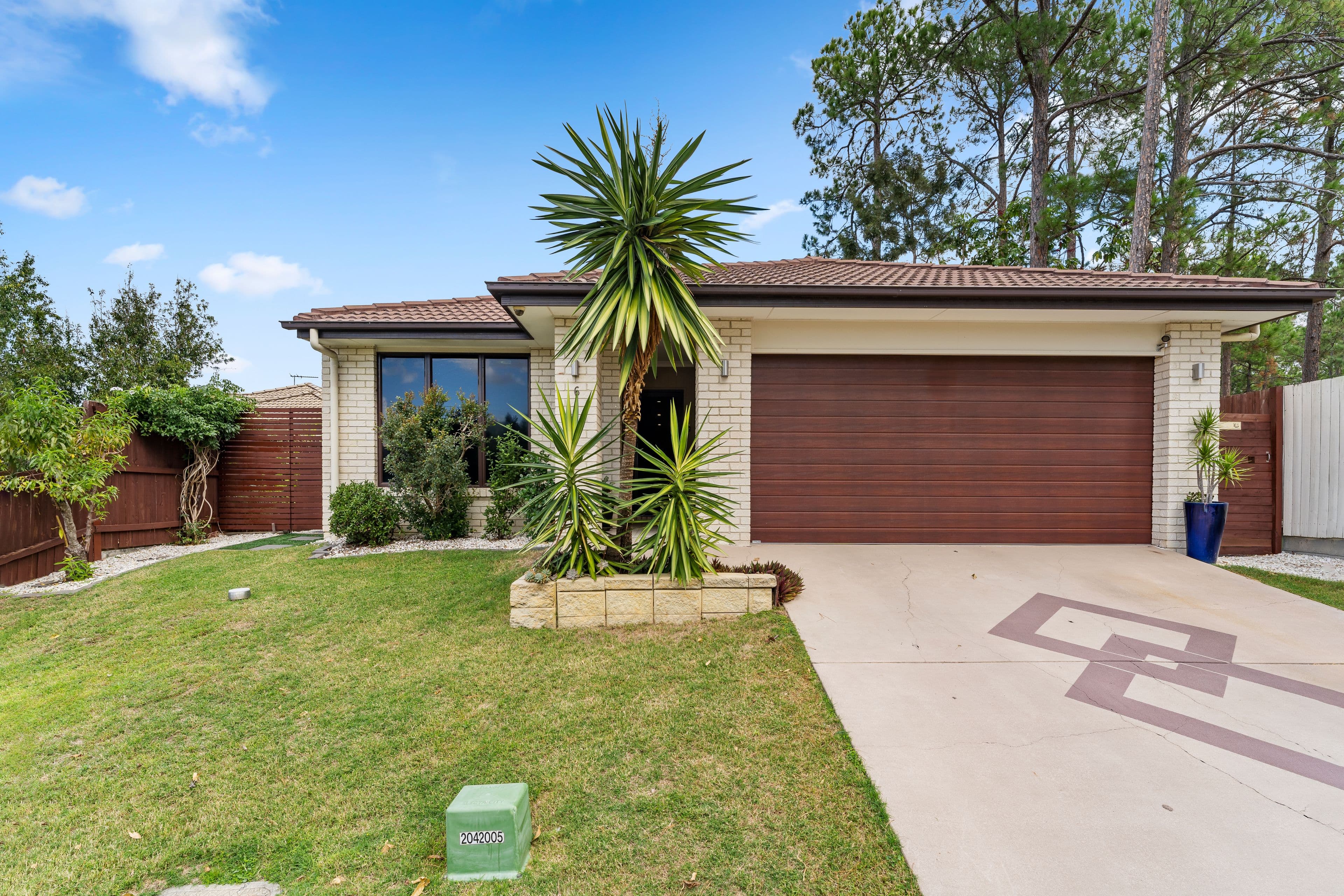 6 Anneliese Close, Loganlea QLD 4131, Loganlea - Image 1