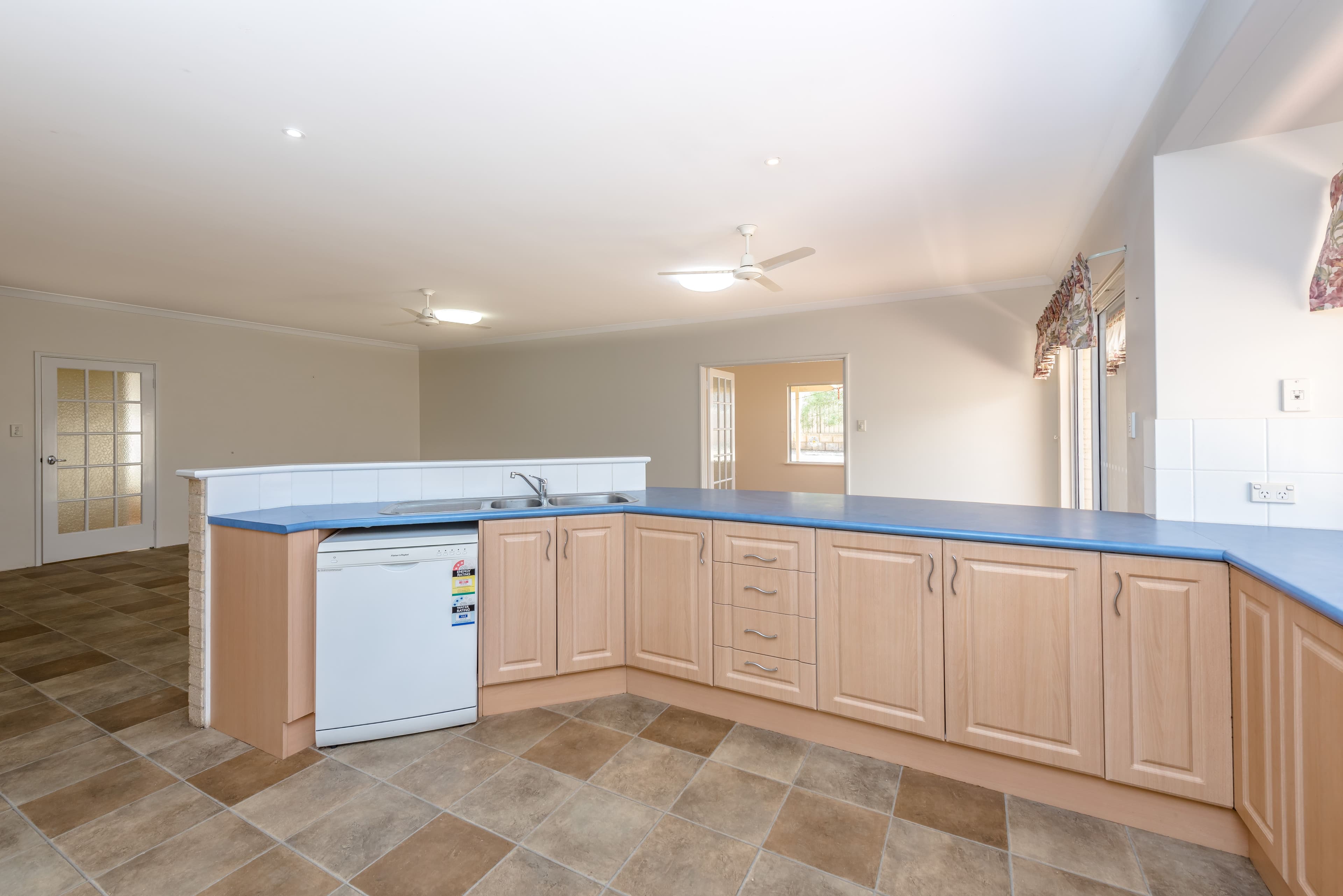 18 Winnetta Ridge, Wandina WA 6530, Wandina - Thumbnail 8