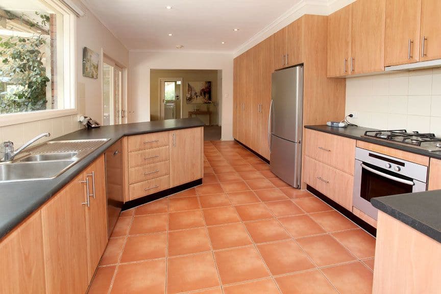 6 Sheringham Drive, WHEELERS HILL VIC 3150, Wheelers Hill - Thumbnail 2