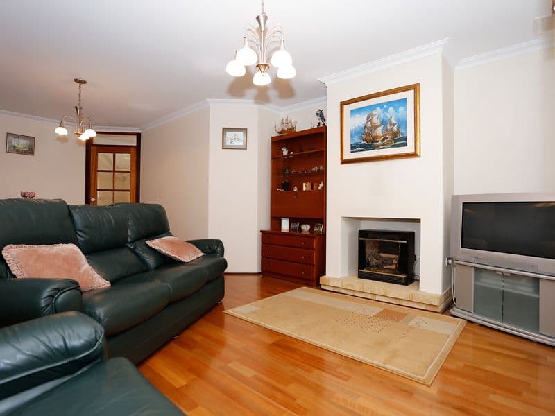 4 Falcone Crescent, SINAGRA WA 6065, Sinagra - Thumbnail 2