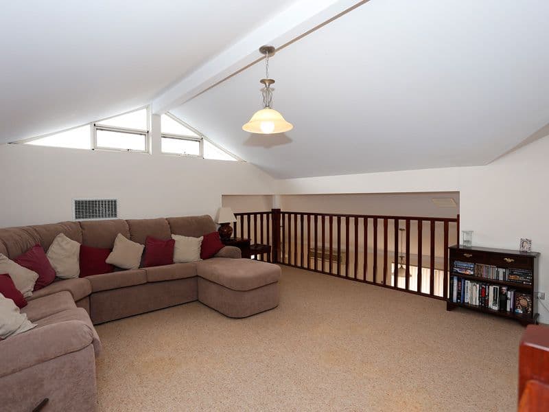 4 Falcone Crescent, SINAGRA WA 6065, Sinagra - Thumbnail 7