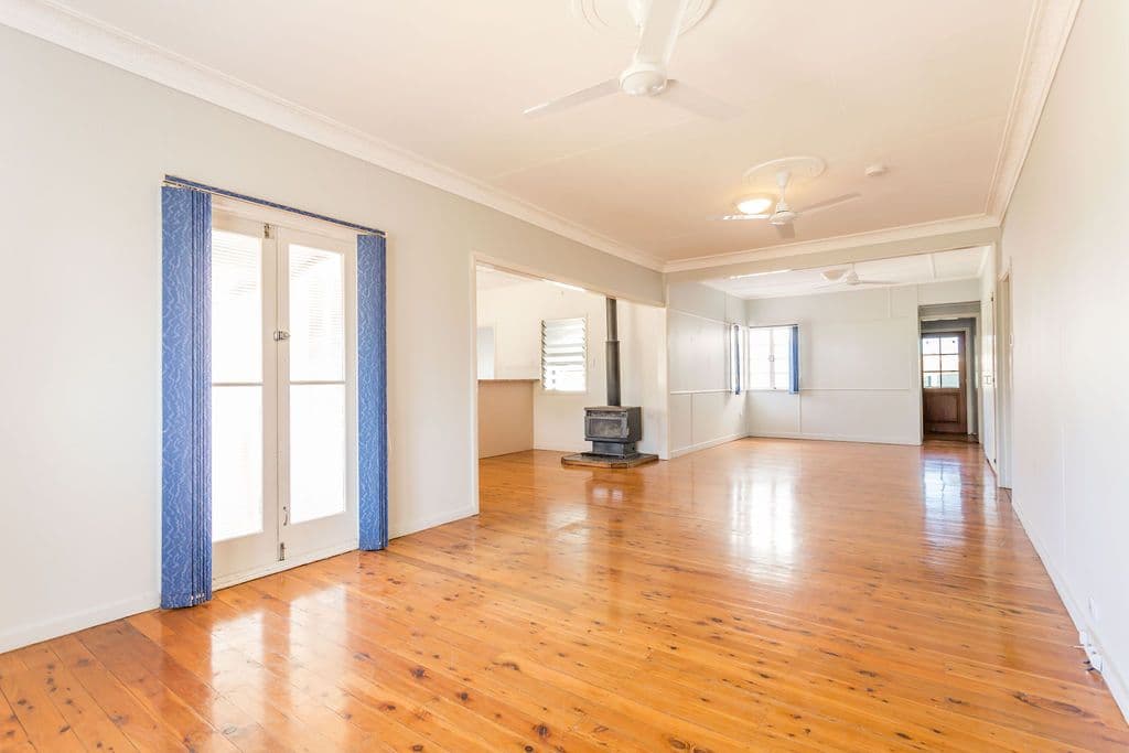 52 Esmond Street, Emerald QLD 4720, Emerald - Thumbnail 3