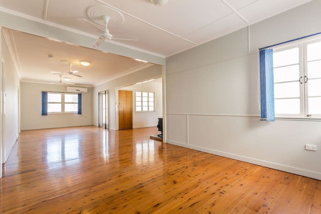 52 Esmond Street, Emerald QLD 4720, Emerald - Thumbnail 4
