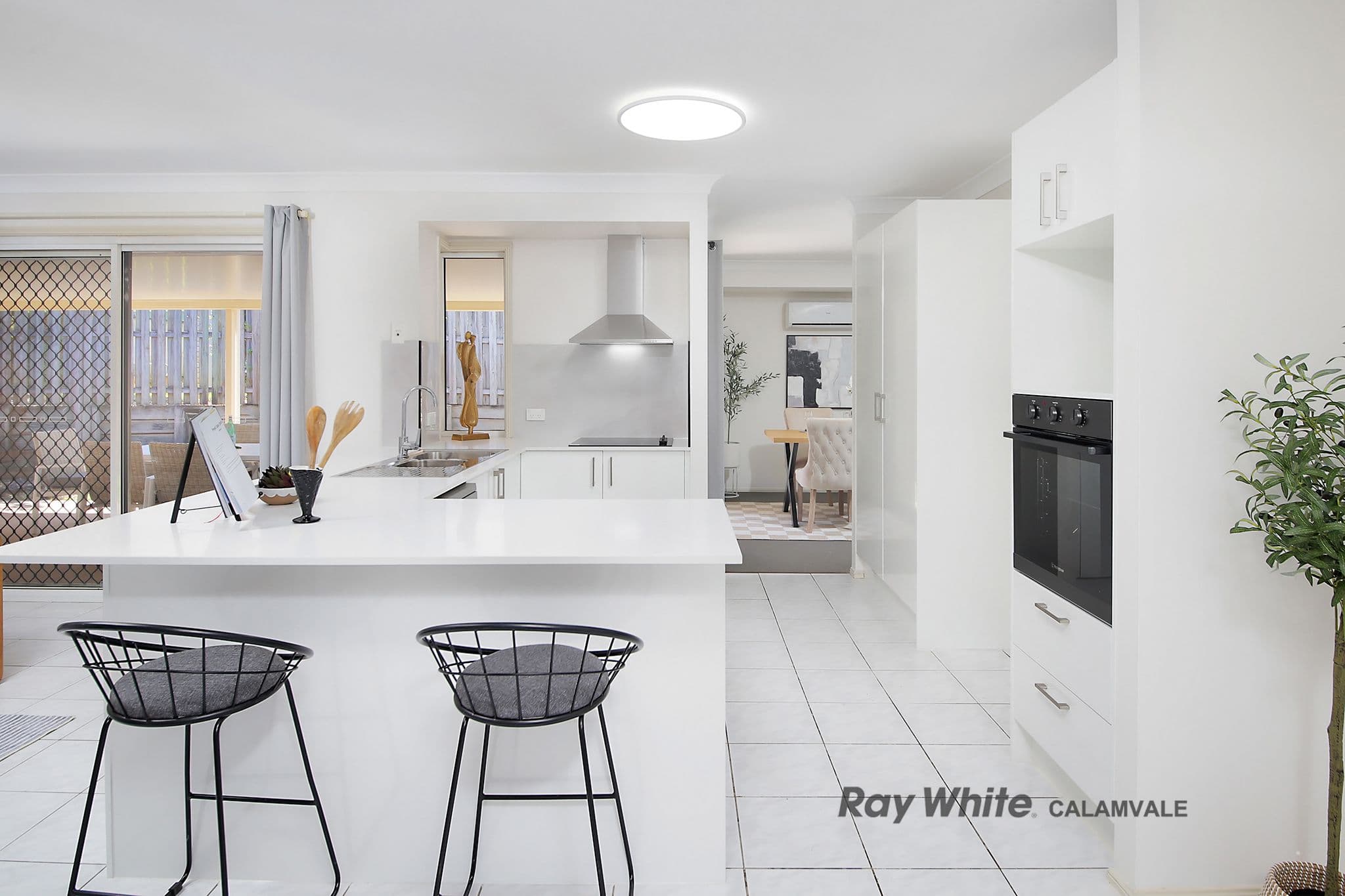 15 Reardon Street, Calamvale QLD 4116, Calamvale - Thumbnail 2