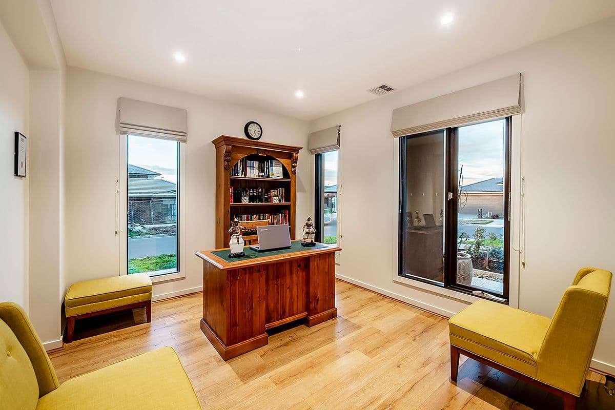 19 Hartland Drive, Cranbourne North VIC 3977, Cranbourne North - Thumbnail 2