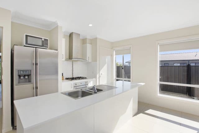 16 Barnell Street, Craigieburn VIC 3064, Craigieburn - Thumbnail 2