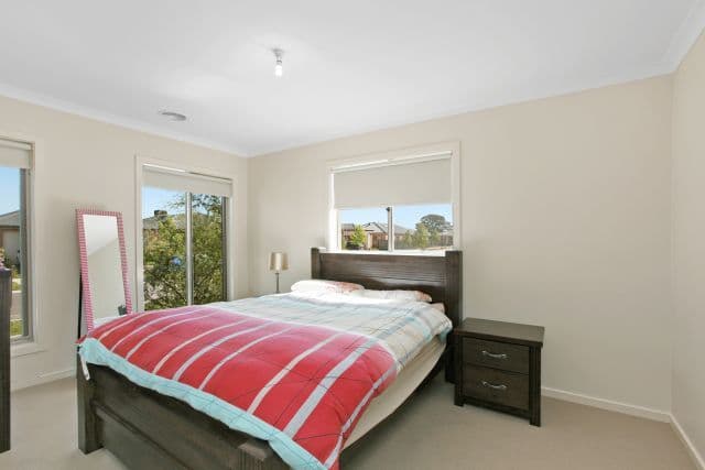 16 Barnell Street, Craigieburn VIC 3064, Craigieburn - Thumbnail 4