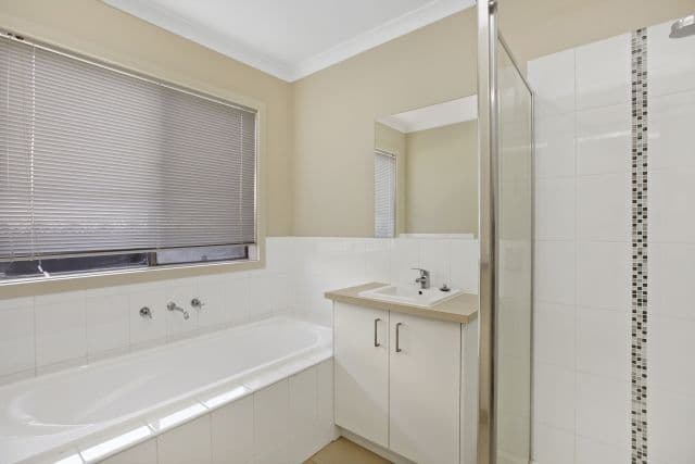 16 Barnell Street, Craigieburn VIC 3064, Craigieburn - Thumbnail 5