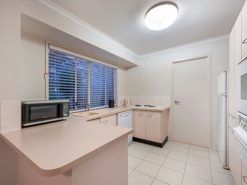 9 Eira Crescent, Edens Landing QLD 4207, Edens Landing - Thumbnail 4