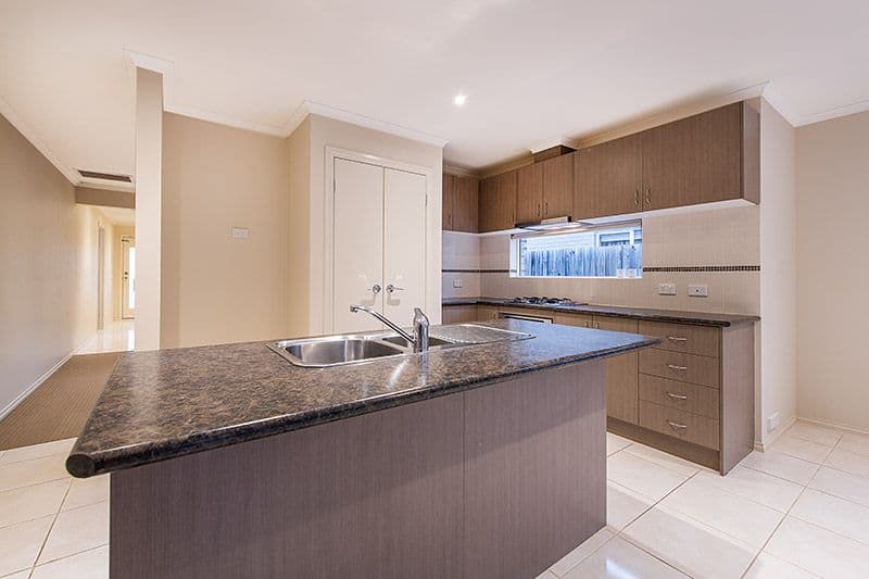 103 Fairhaven Boulevard, Cranbourne West VIC 3977, Cranbourne West - Thumbnail 4