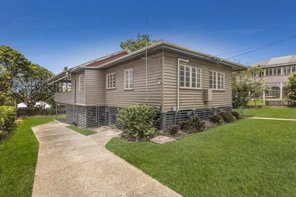 25 Quinn Street, West Tamworth NSW 2340, West Tamworth - Image 1