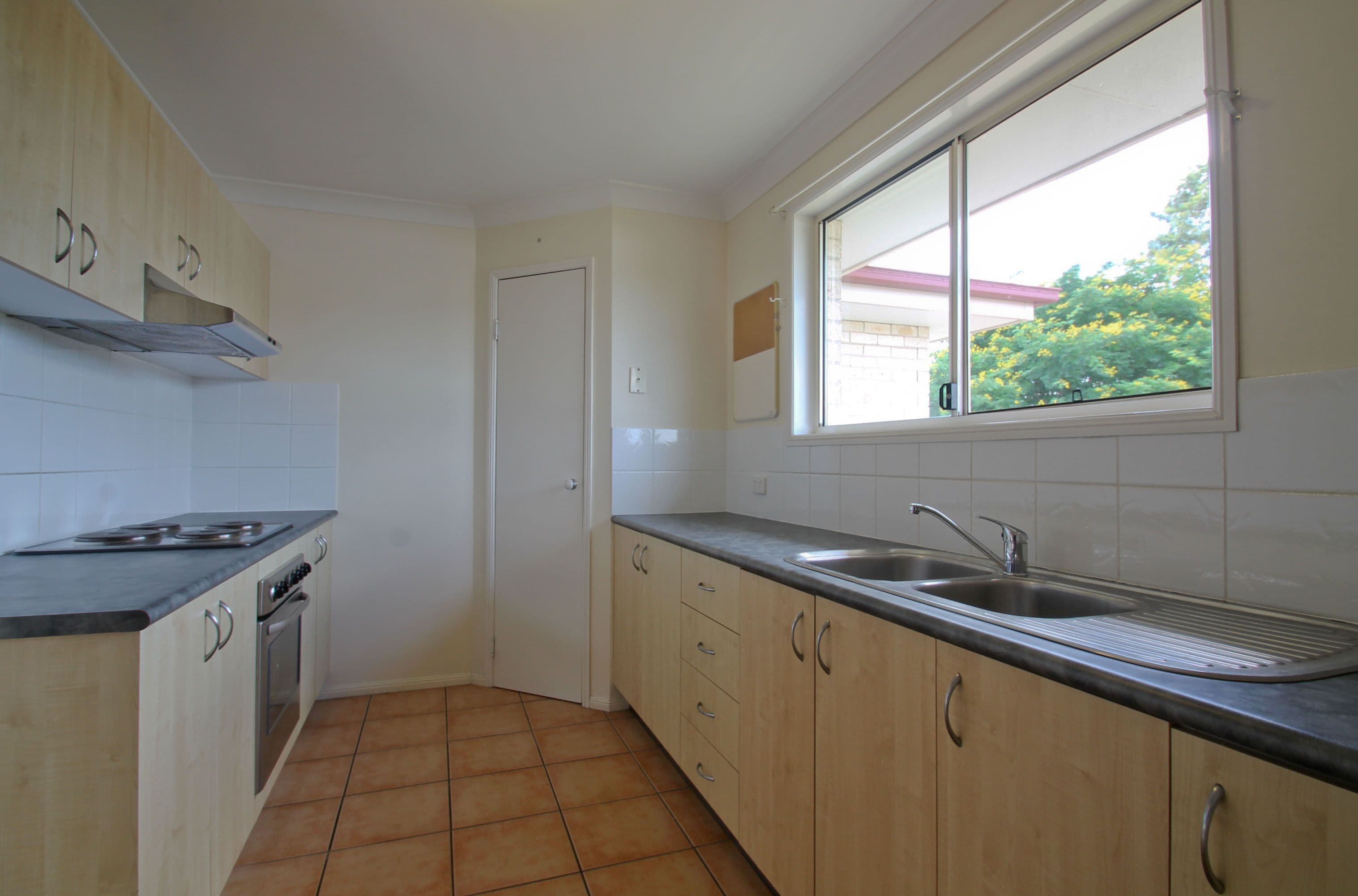 30 Skinner Crescent, SILKSTONE QLD 4304, Silkstone - Thumbnail 4