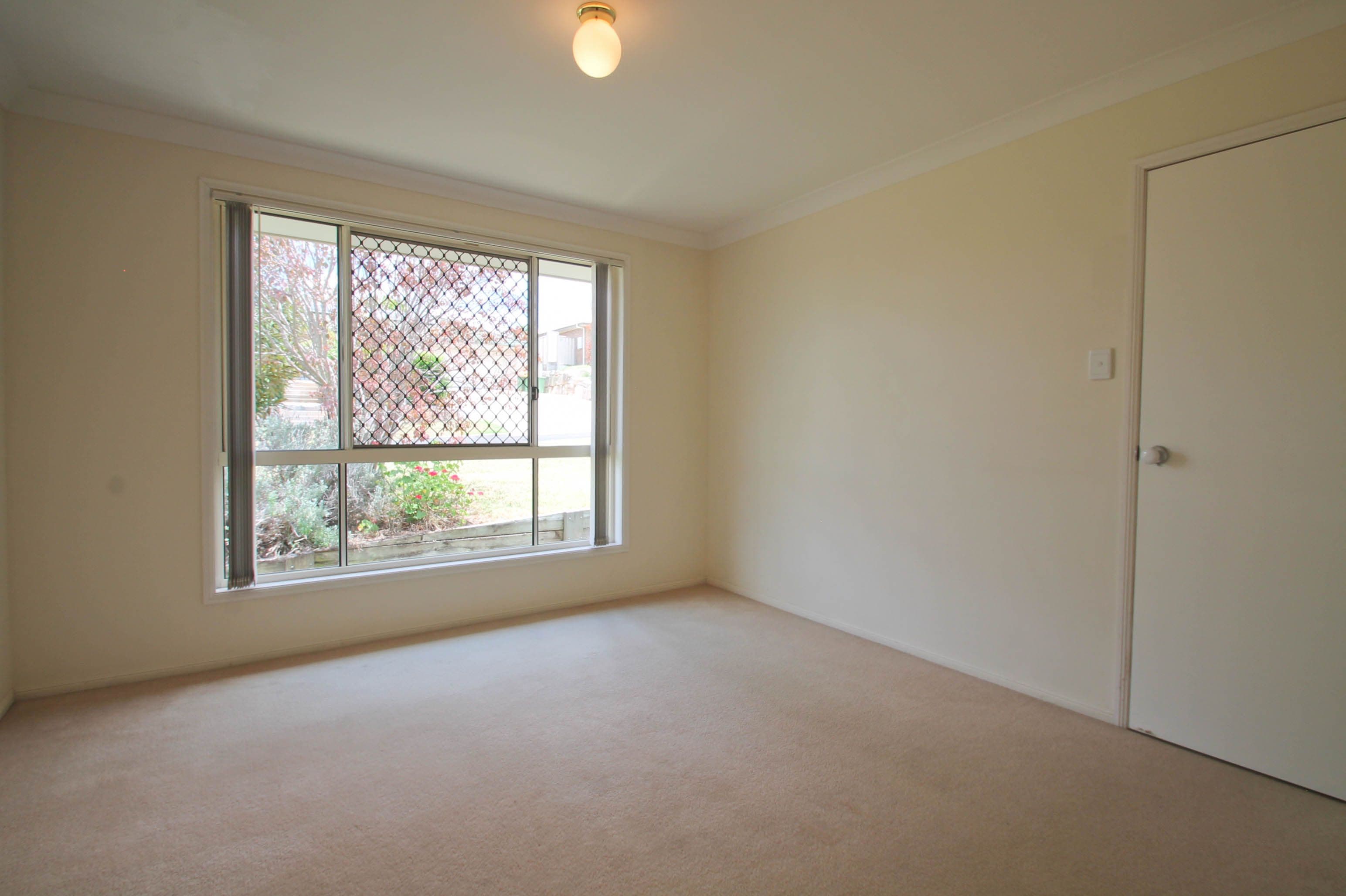 30 Skinner Crescent, SILKSTONE QLD 4304, Silkstone - Thumbnail 8