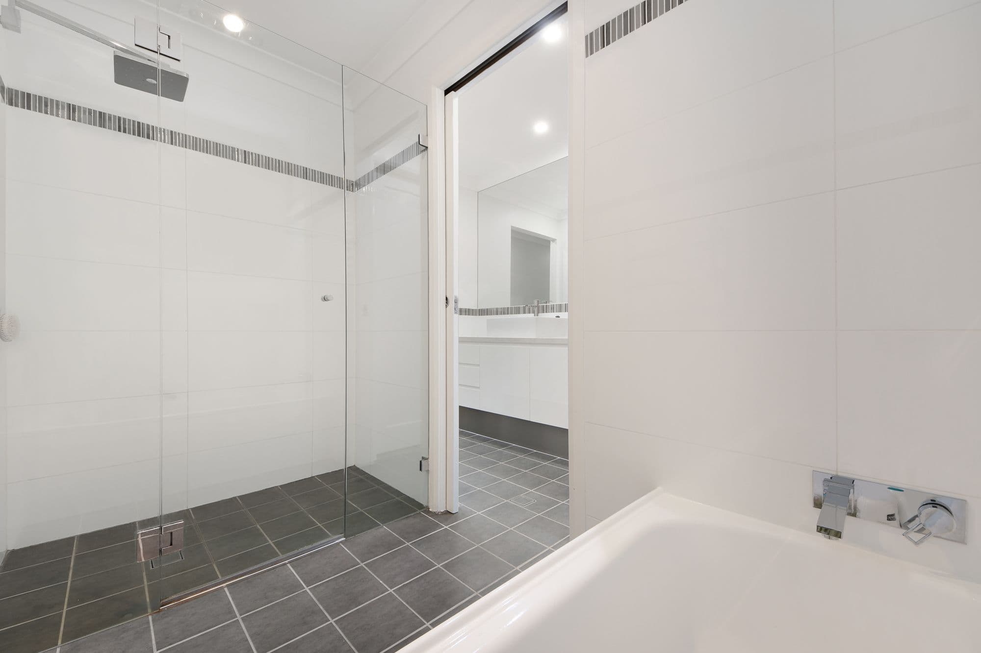43 Columbia Street, Kearns - Thumbnail 8