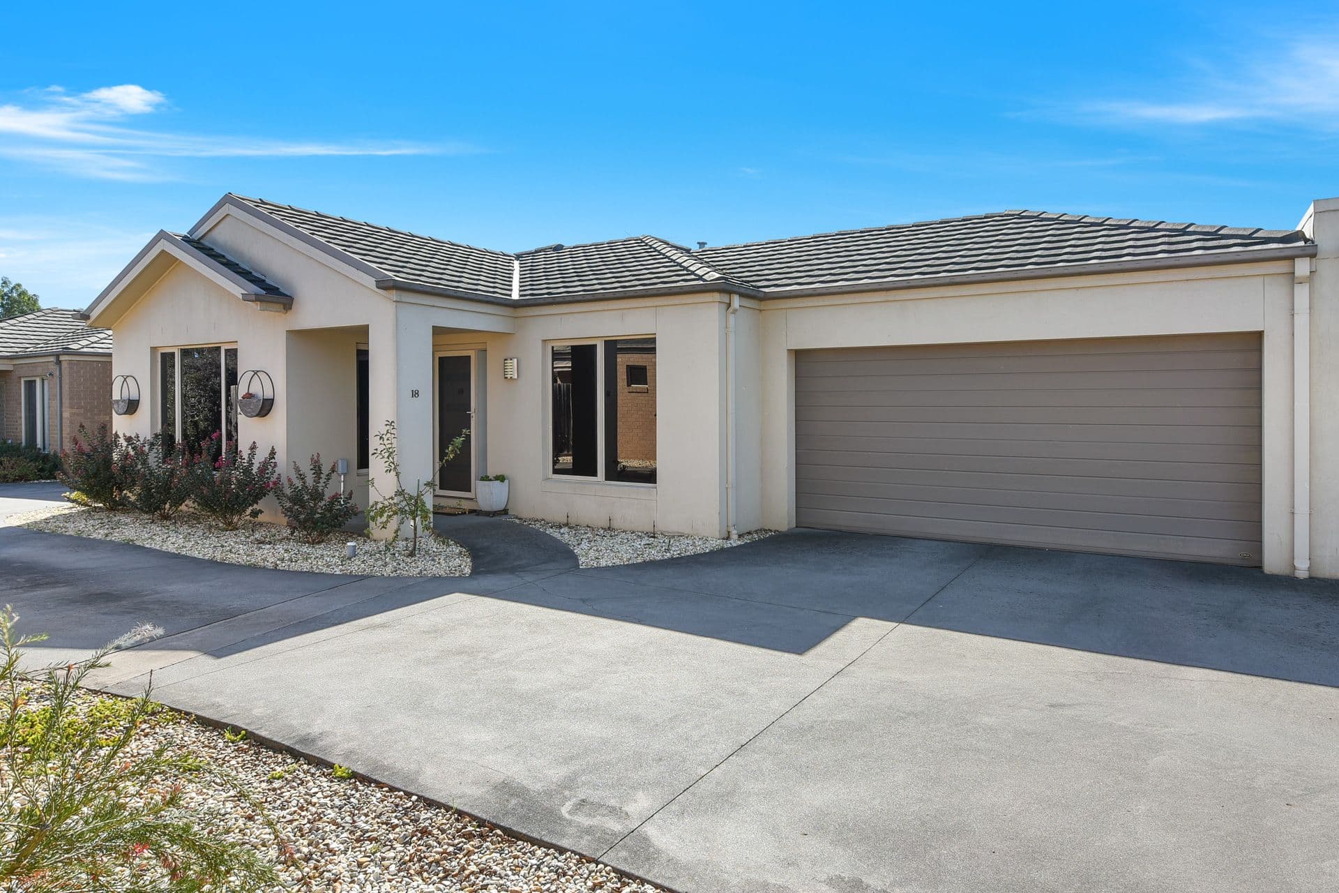 18 Kate Elizabeth Avenue, Berwick VIC 3806, Berwick - Thumbnail 2