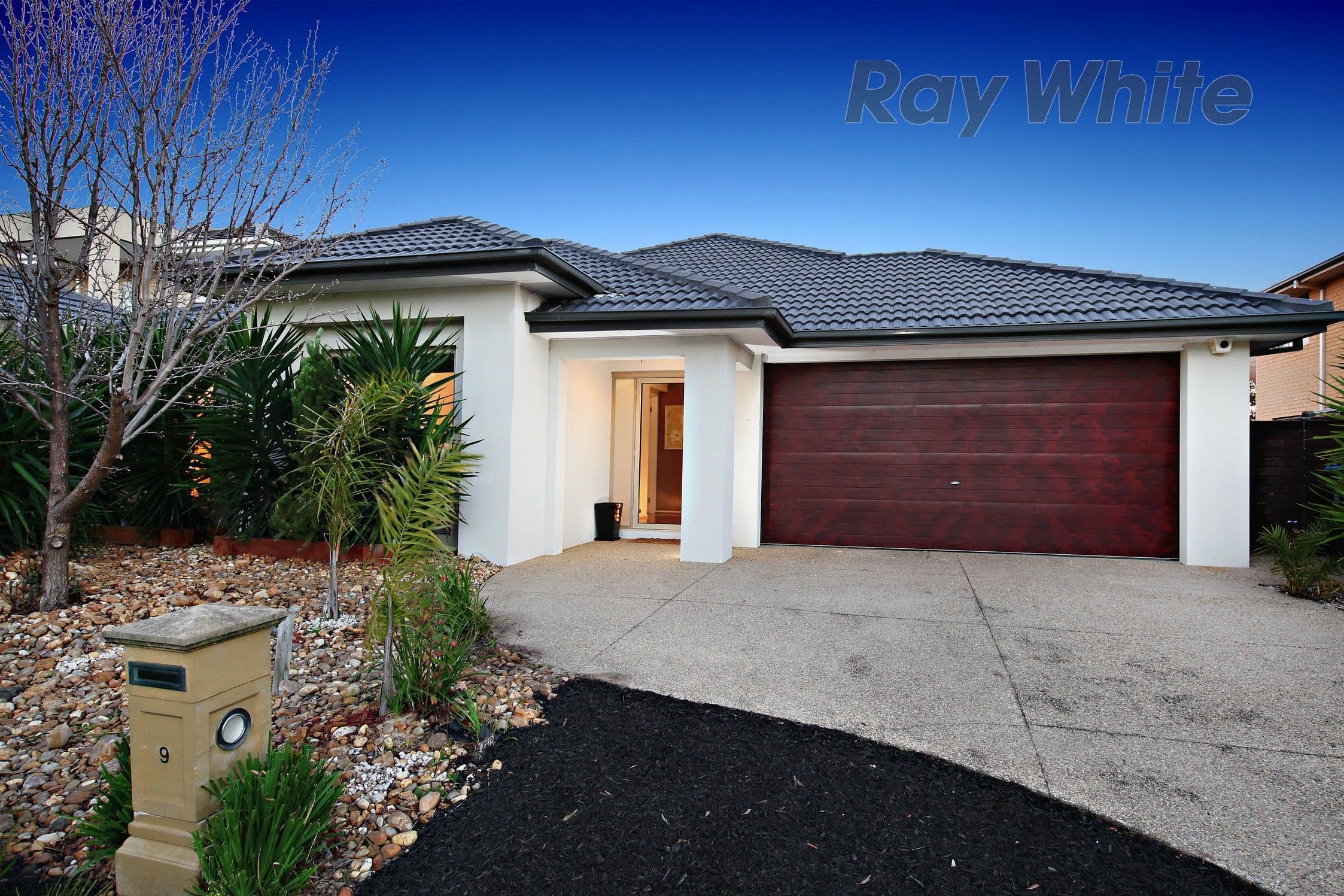9 Staten Way, Point Cook VIC 3030, Point Cook - Thumbnail 2
