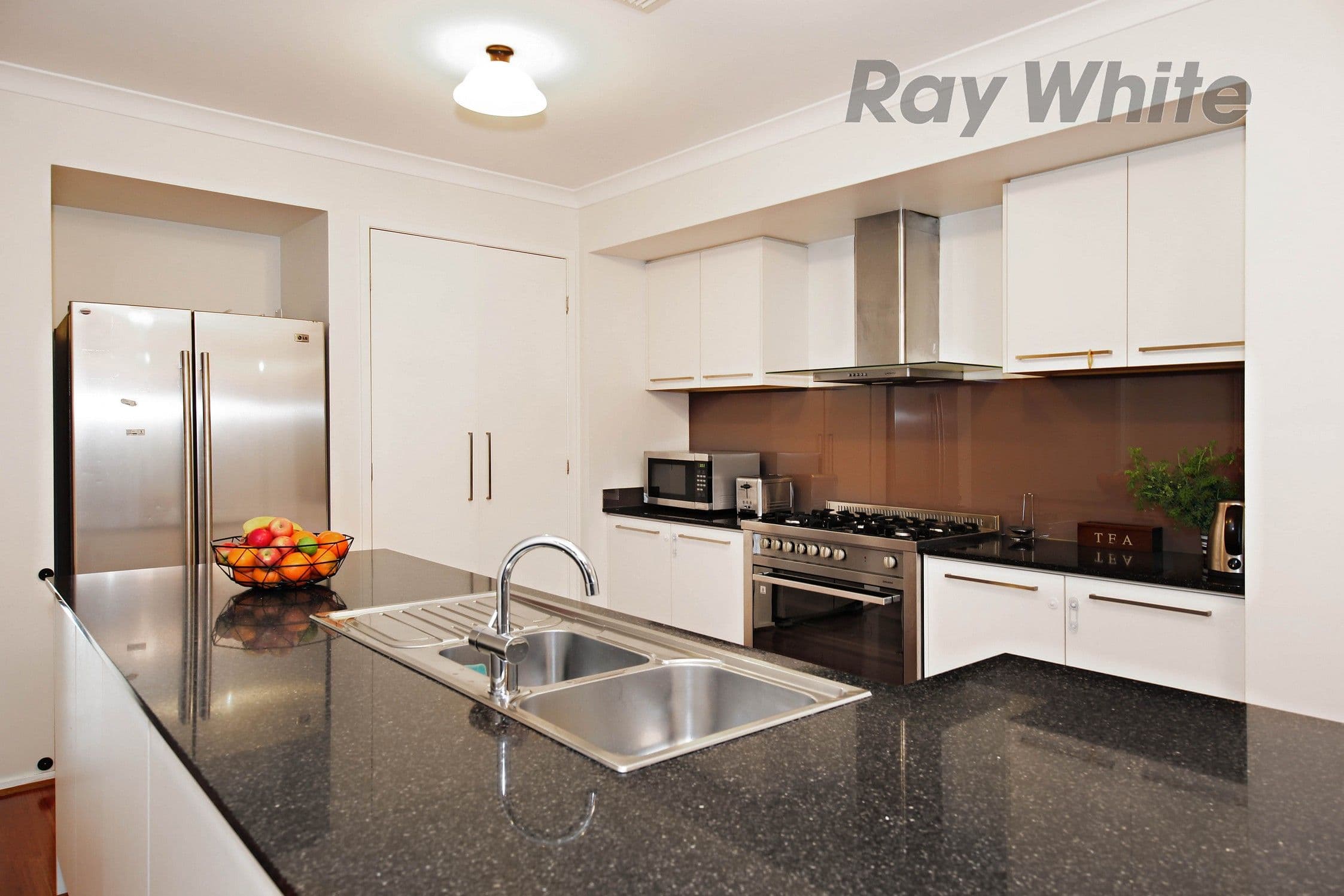 9 Staten Way, Point Cook VIC 3030, Point Cook - Thumbnail 4
