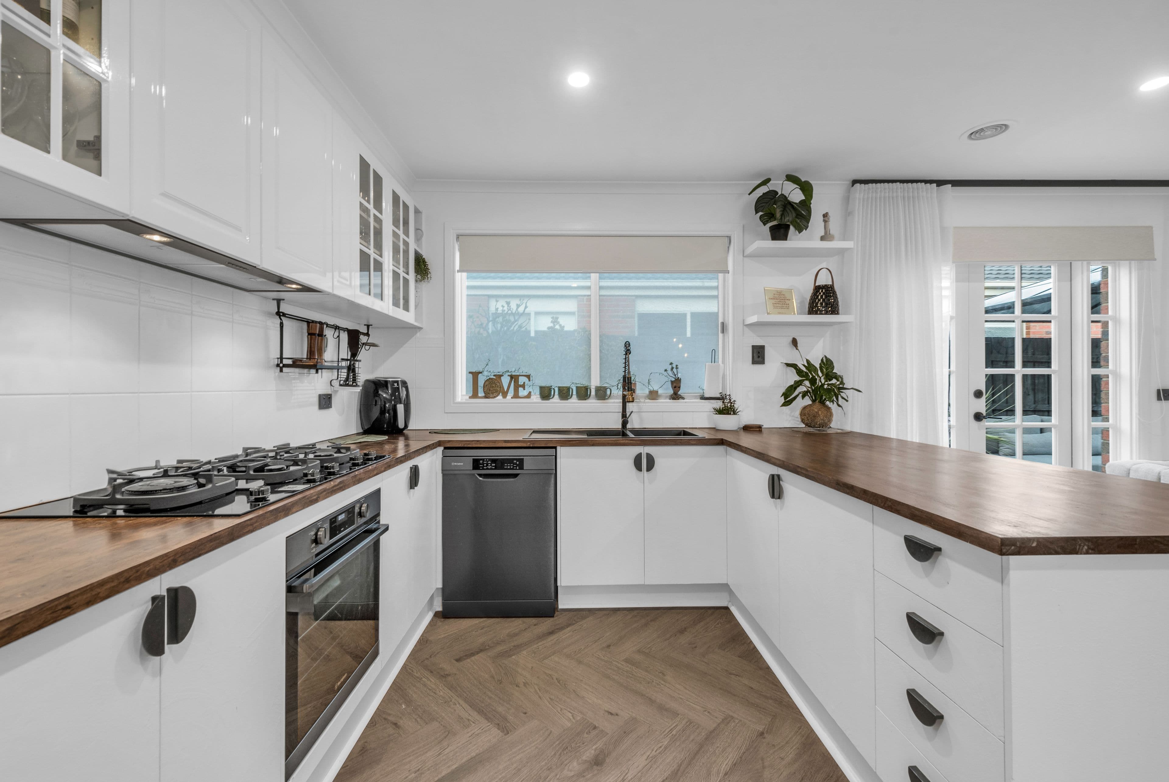 8 Sir Thomas Drive, Pakenham VIC 3810, Pakenham - Thumbnail 4