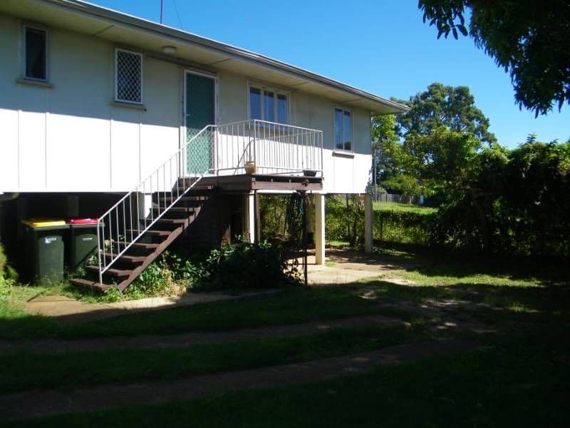 10  Scenery Street, GLADSTONE QLD 4680, West Gladstone - Thumbnail 2
