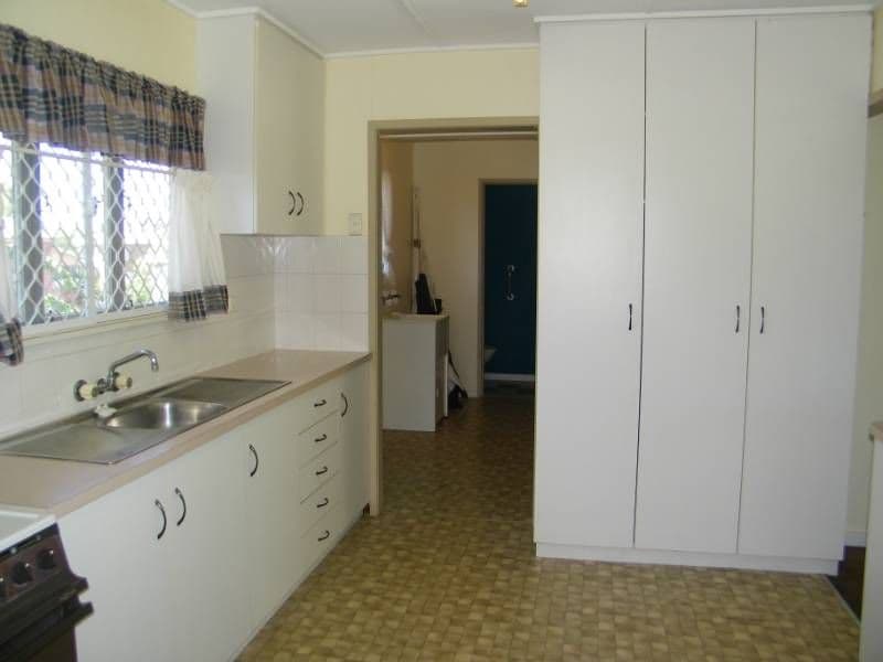 10  Scenery Street, GLADSTONE QLD 4680, West Gladstone - Thumbnail 8