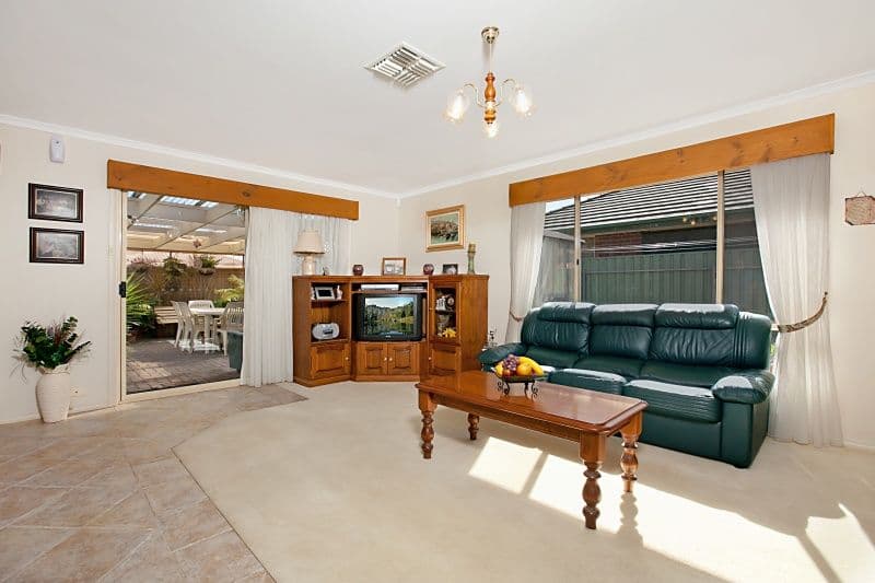 7 Pinehurst Court, CRAIGMORE SA 5114, Craigmore - Thumbnail 4