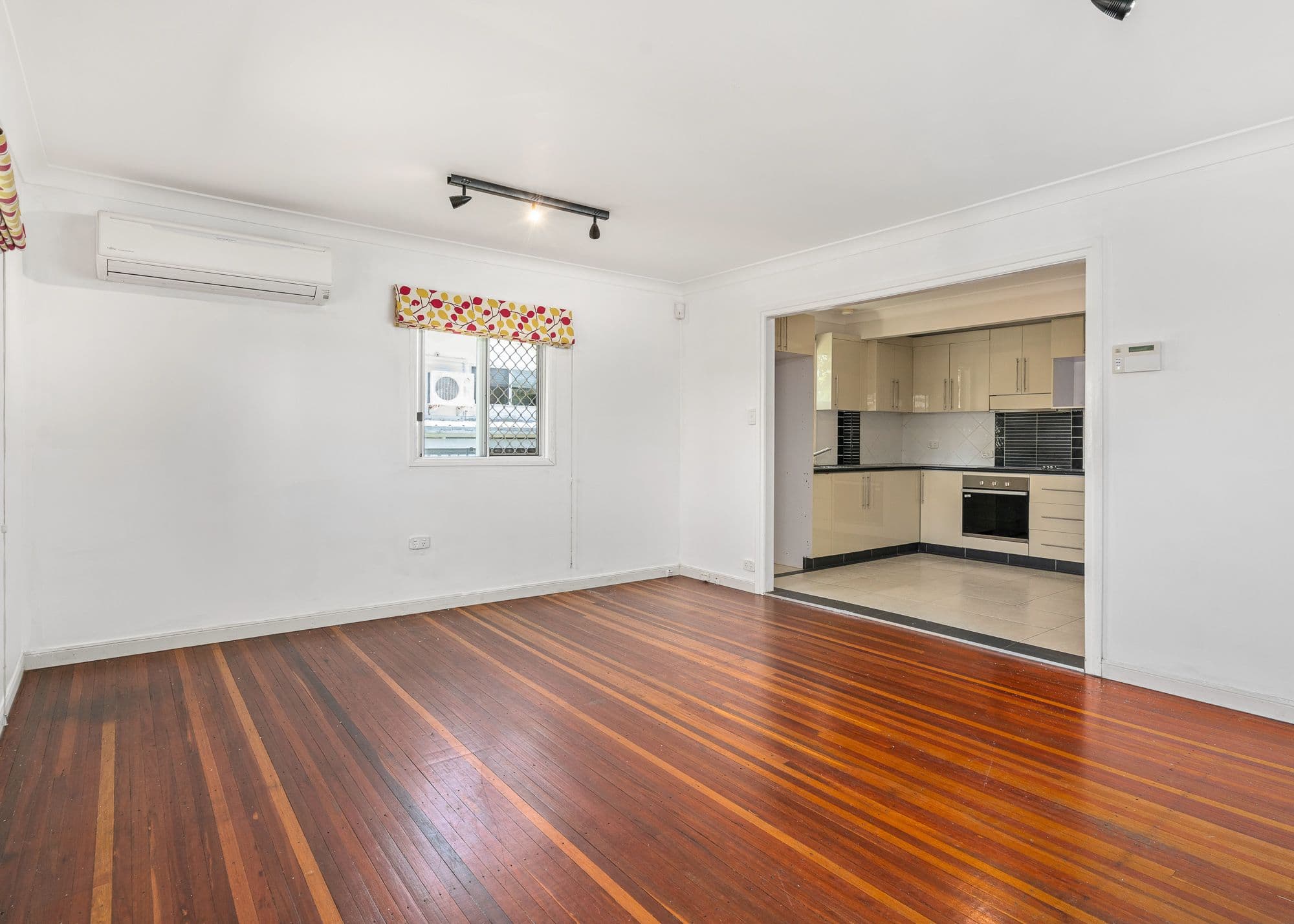 77 North Road, Woodridge QLD 4114, Woodridge - Thumbnail 3