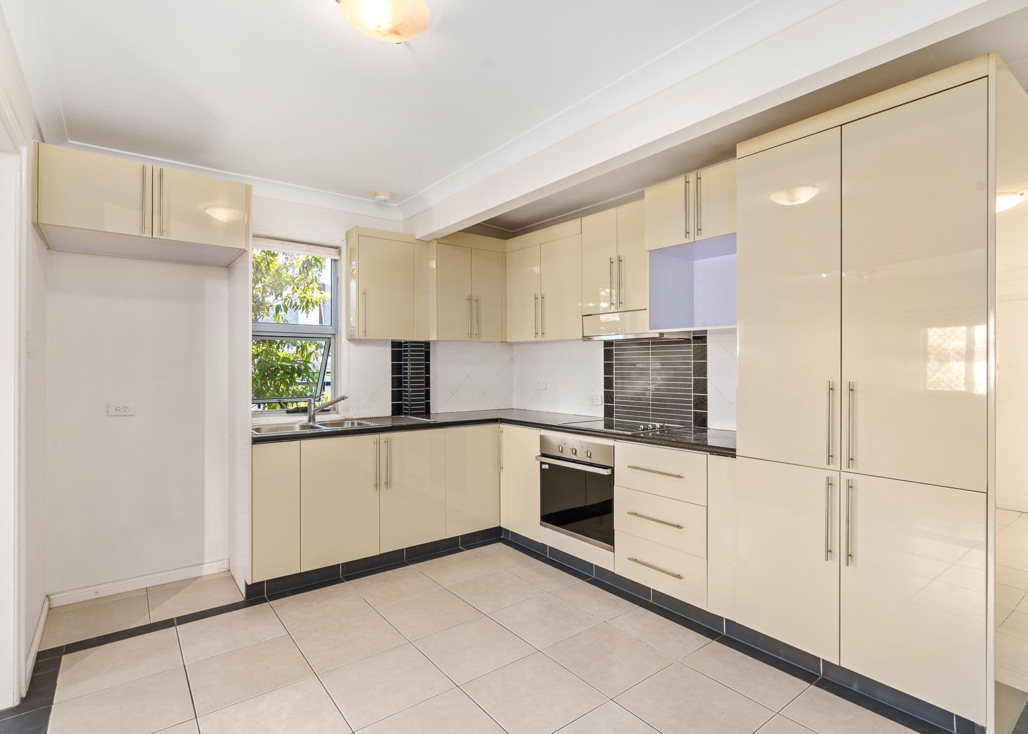 77 North Road, Woodridge QLD 4114, Woodridge - Thumbnail 4