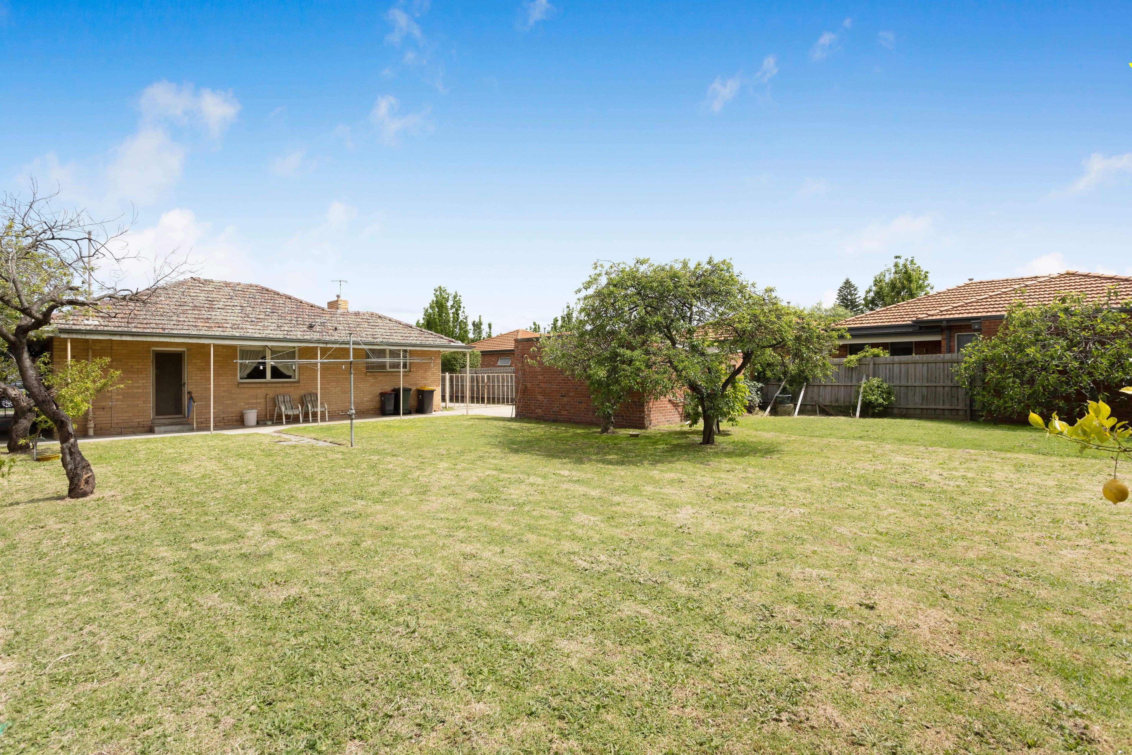 16 Clapham Road, Hughesdale VIC 3166, Hughesdale - Thumbnail 2