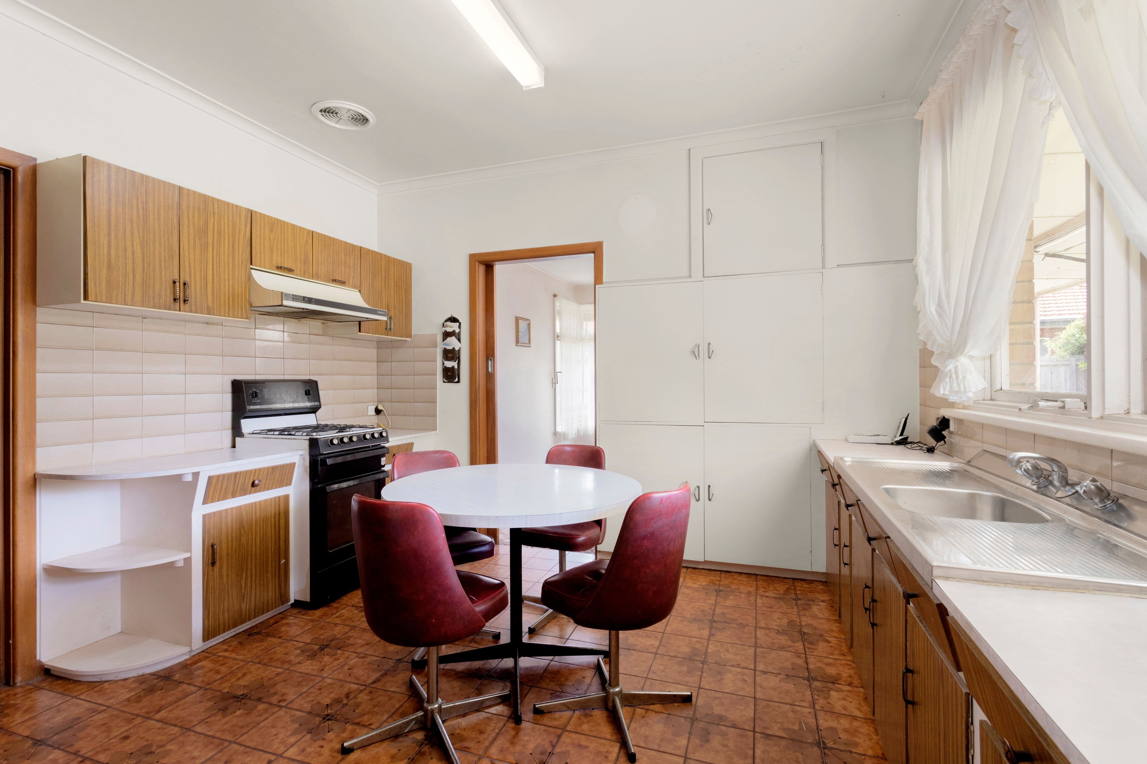 16 Clapham Road, Hughesdale VIC 3166, Hughesdale - Thumbnail 4