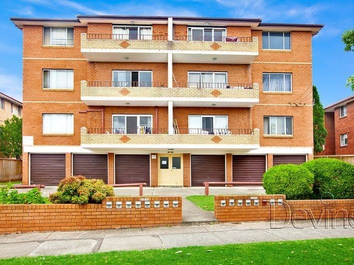 2/117 The Crescent, Homebush West - Image 1
