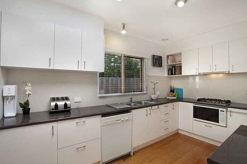10 Hornby Street, Beaumaris VIC 3193, Beaumaris - Thumbnail 2