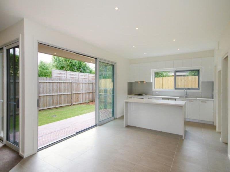 27 Richmond Crescent, GEELONG VIC 3220, Geelong - Thumbnail 3