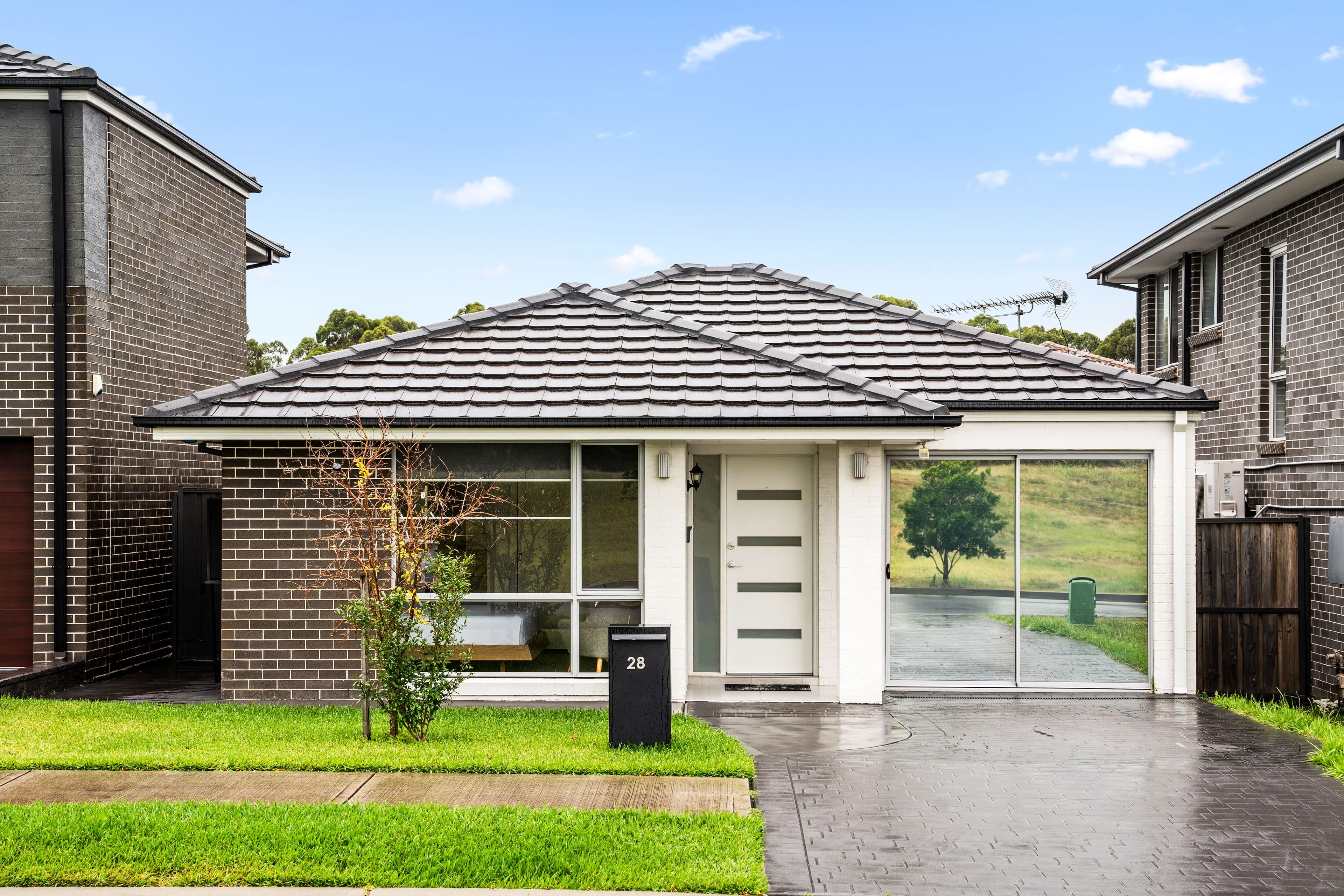 28 Clarence Drive, ELIZABETH HILLS NSW 2171, Elizabeth Hills - Image 1