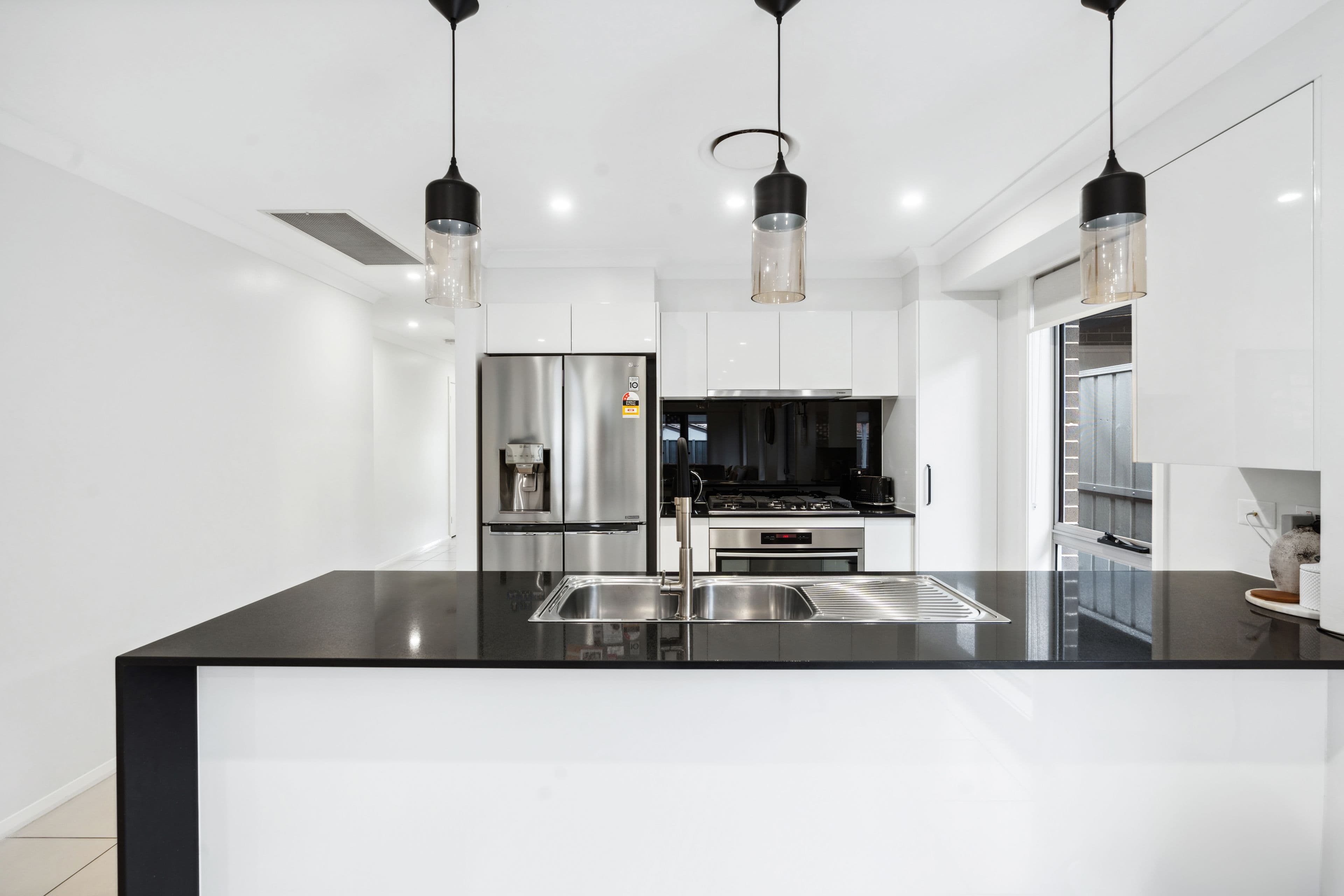28 Clarence Drive, ELIZABETH HILLS NSW 2171, Elizabeth Hills - Thumbnail 2