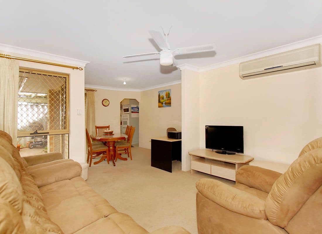52 Aussat Drive, KIARA WA 6054, Kiara - Thumbnail 4
