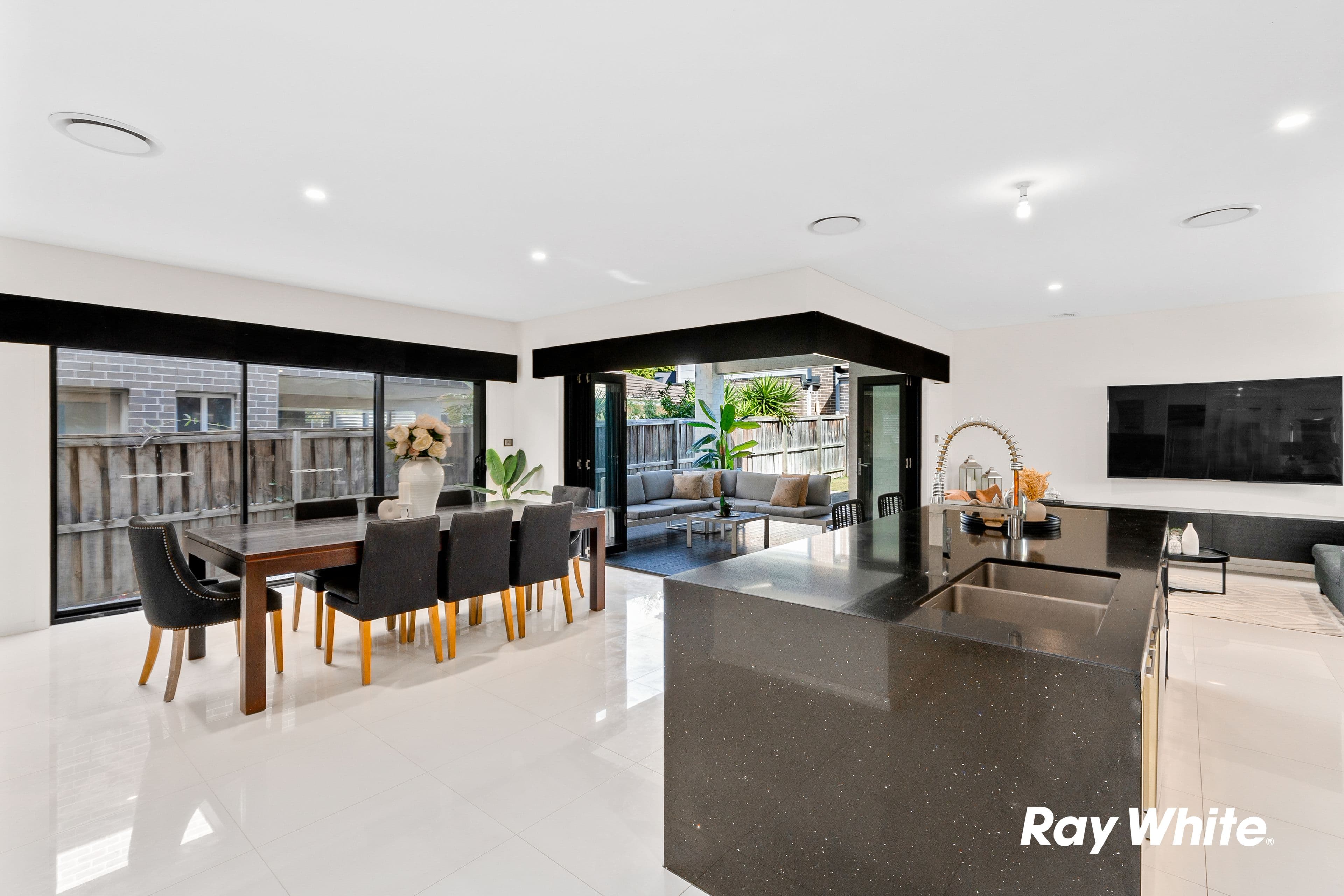 28 Caddies Boulevard, Rouse Hill NSW 2155, Rouse Hill - Thumbnail 4