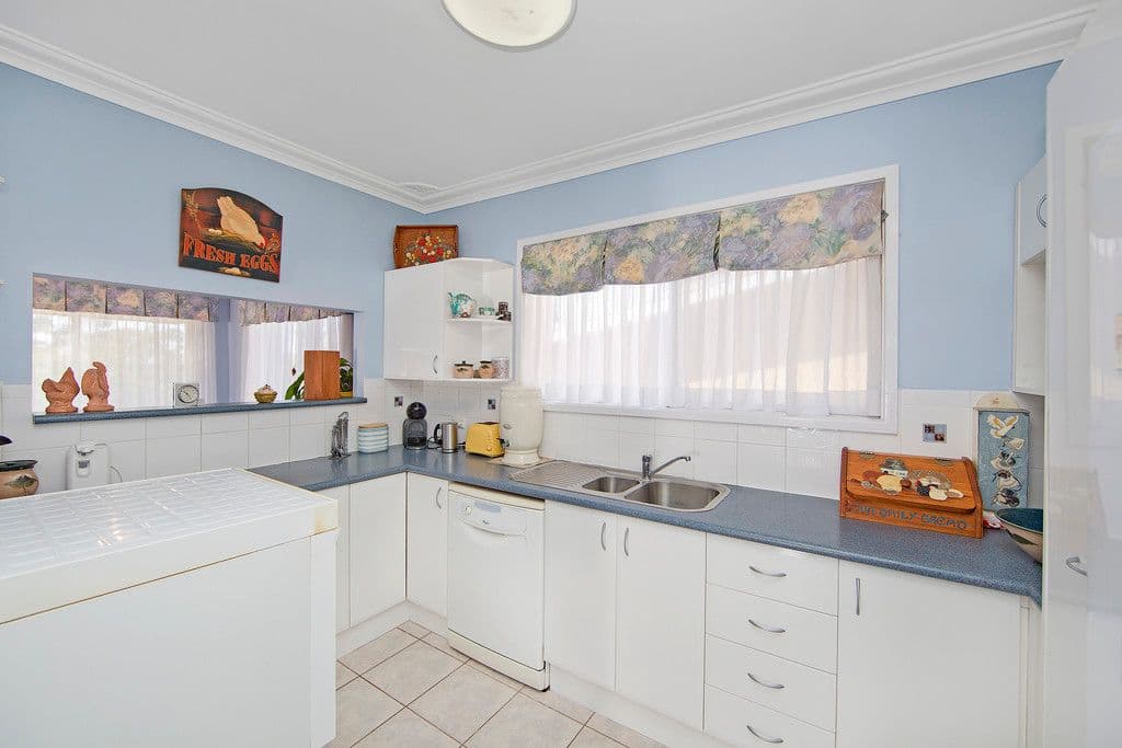 2 Bateman Road, MOUNT PLEASANT, Mount Pleasant - Thumbnail 4