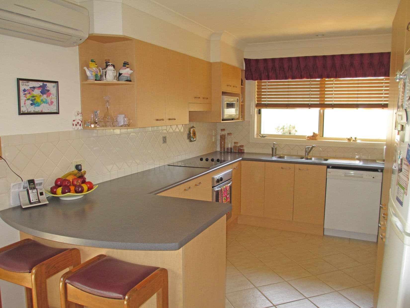6 Margaret Close, PORT MACQUARIE NSW 2444, Port Macquarie - Thumbnail 2